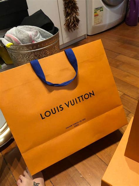 lv paper bag 2019